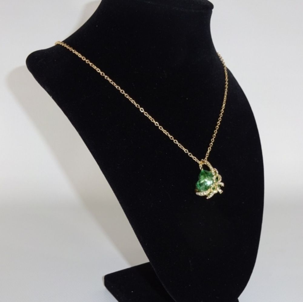 Green Crystal Rhinestone Fish Necklace Silver18"ChainStPattys Day Christian NEW - Picture 6 of 9